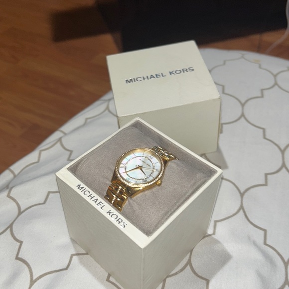 MICHEAL KORS WATCH 😍 - Picture 4 of 5